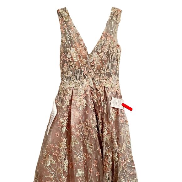 Mac Duggal Floral Embroidered V Neck Sparkle Ball Gown Women's Sz 2 NEW $798 - Picture 7 of 9